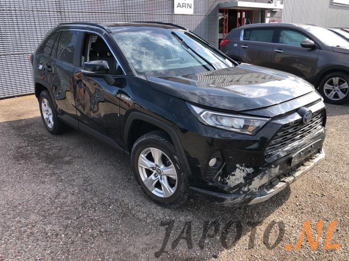 Toyota RAV4 2.5 Hybrid 16V AWD Vehículo de desguace (2019, Negro)