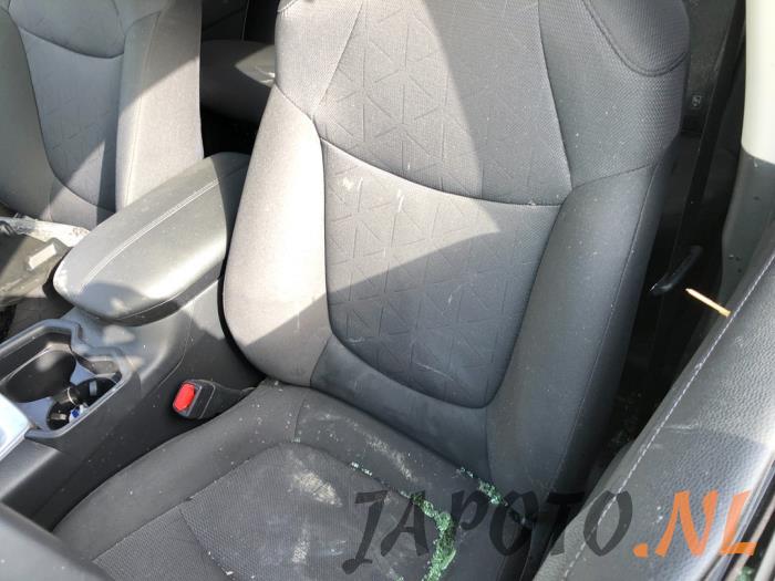 Toyota RAV4 2.5 Hybrid 16V AWD Vehículo de desguace (2019, Negro)