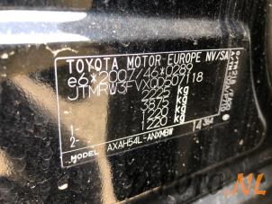 Toyota RAV4 2.5 Hybrid 16V AWD Vehículo de desguace (2019, Negro)