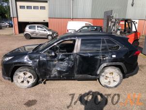 Toyota RAV4 2.5 Hybrid 16V AWD Vehículo de desguace (2019, Negro)