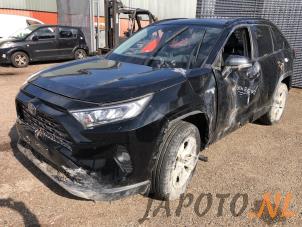 Toyota RAV4 2.5 Hybrid 16V AWD Vehículo de desguace (2019, Negro)