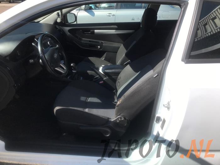 Kia Pro cee'd 1.4 CVVT 16V Épave (2010, Blanc)