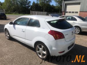 Kia Pro cee'd 1.4 CVVT 16V Épave (2010, Blanc)