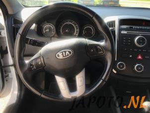 Kia Pro cee'd 1.4 CVVT 16V Épave (2010, Blanc)