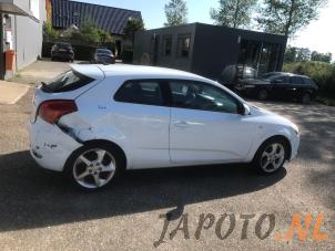 Kia Pro cee'd 1.4 CVVT 16V Épave (2010, Blanc)