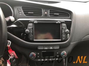Kia Cee'd Sportswagon 1.6 GDI 16V Samochód złomowany (2015, Metalik, Czarny)