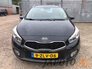 Kia Cee'd Sportswagon 1.6 GDI 16V Samochód złomowany (2015, Metalik, Czarny)