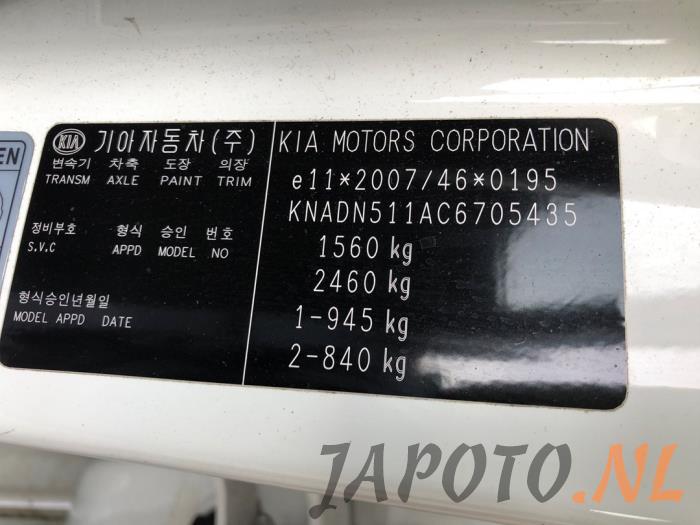 Kia Rio III 1.2 CVVT 16V Vehículo de desguace (2011, Blanco)