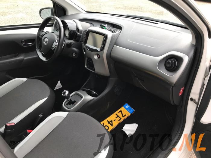 Toyota Aygo 1.0 12V VVT-i Vehículo de desguace (2017, Blanco)