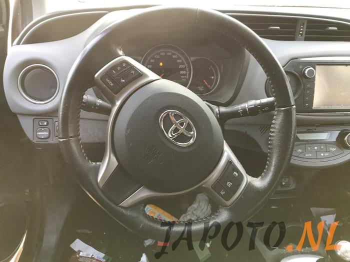 Toyota Yaris III 1.0 12V VVT-i Vehículo de desguace (2016, Gris)