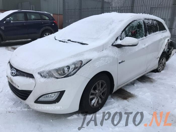 Hyundai i30 Wagon 1.6 GDI Blue 16V Épave (2015, Blanc)