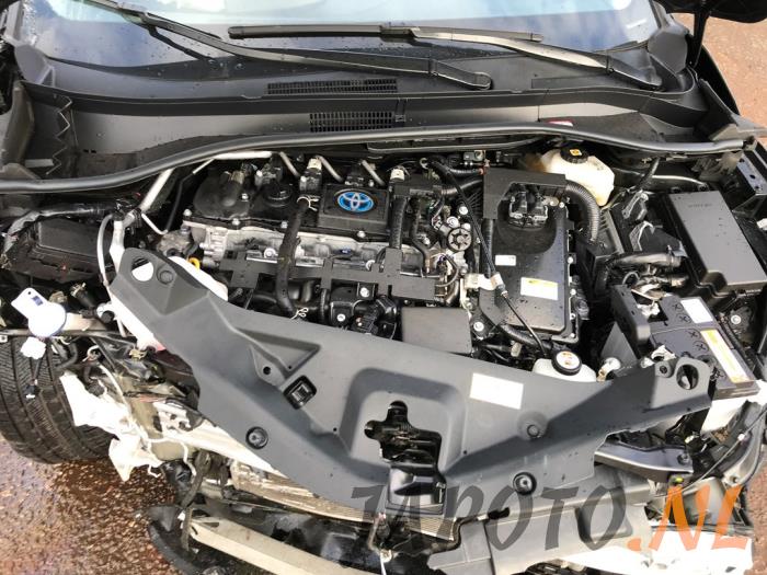 Toyota C-HR 1.8 16V Hybrid Salvage vehicle (2022, Black)