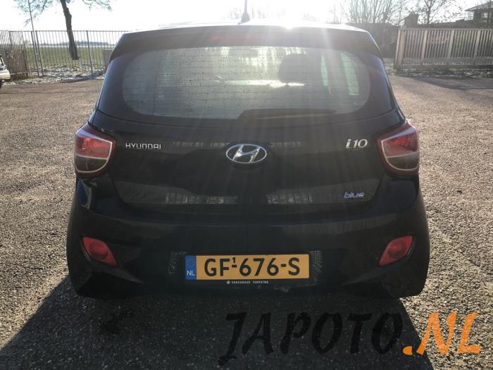 Hyundai i10 1.0 12V Vehículo de desguace (2015, Negro)