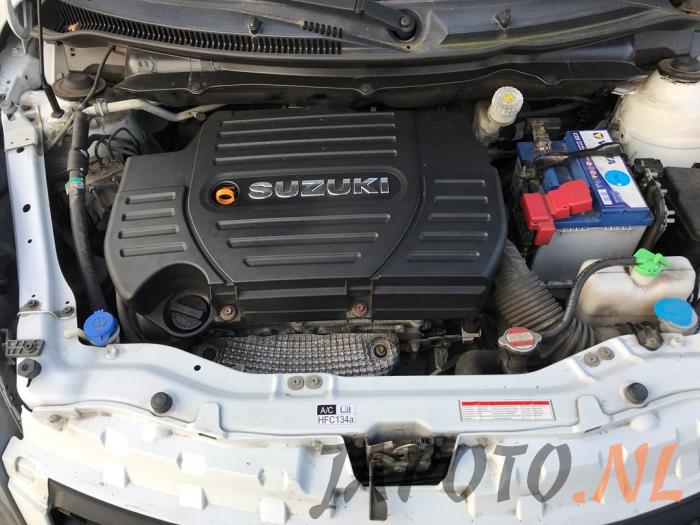 Suzuki Swift 1.6 Sport VVT 16V Salvage vehicle (2015, White)