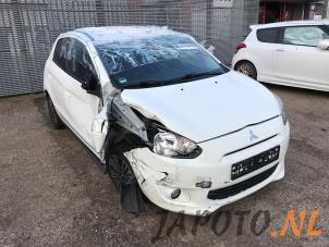 Mitsubishi Space Star 1.2 12V Épave (2015, Blanc)