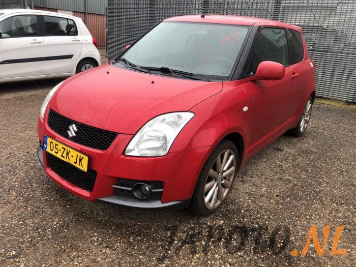 Suzuki Swift 1.6 Sport VVT 16V Vehículo de desguace (2008, Rojo)