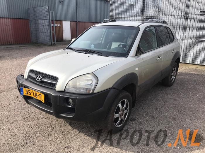 Hyundai Tucson 2.0 16V CVVT 4x2 Épave (2007, Gris)
