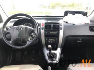 Hyundai Tucson 2.0 16V CVVT 4x2 Épave (2007, Gris)
