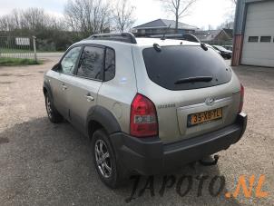 Hyundai Tucson 2.0 16V CVVT 4x2 Épave (2007, Gris)