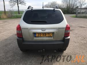 Hyundai Tucson 2.0 16V CVVT 4x2 Épave (2007, Gris)