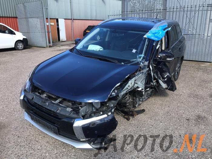 Mitsubishi Outlander 2.0 16V 4x2 Salvage vehicle (2015, Blue)