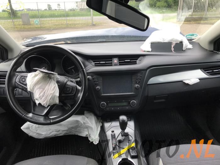 Toyota Avensis Wagon 1.8 16V VVT-i Schrottauto (2018, Metallic, Blau)