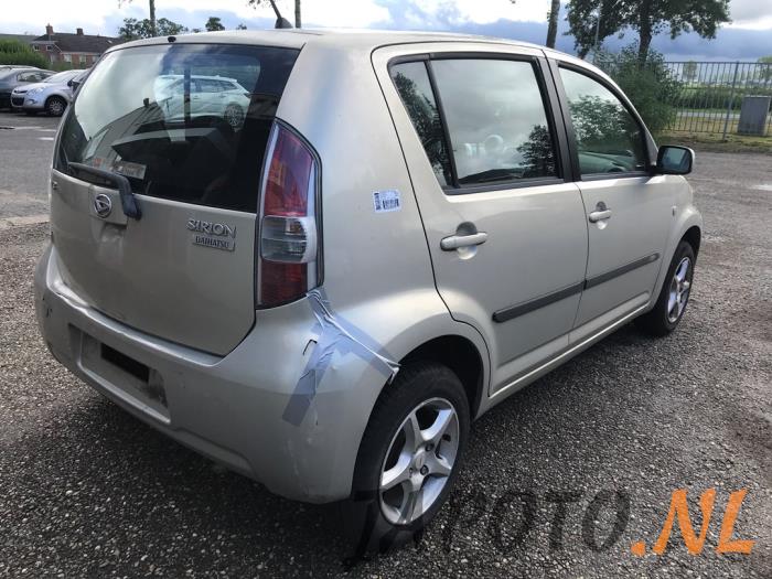 Daihatsu Sirion 2 1.3 16V DVVT Épave (2005, Beige)