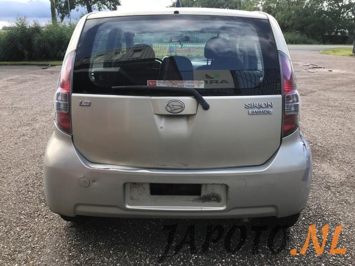Daihatsu Sirion 2 1.3 16V DVVT Épave (2005, Beige)