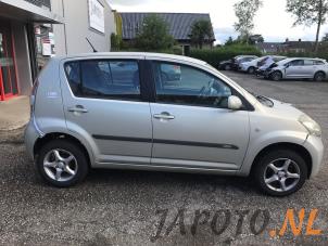 Daihatsu Sirion 2 1.3 16V DVVT Épave (2005, Beige)