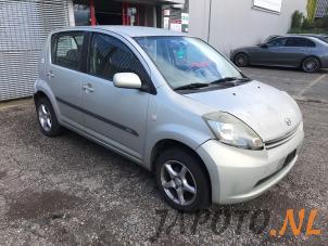 Daihatsu Sirion 2 1.3 16V DVVT Épave (2005, Beige)