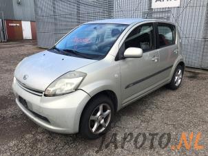 Daihatsu Sirion 2 1.3 16V DVVT Épave (2005, Beige)