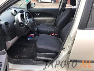 Daihatsu Sirion 2 1.3 16V DVVT Épave (2005, Beige)