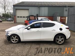 Mazda 3 Sport 2.0 SkyActiv-X M Hybrid 16V Vehículo de desguace (2020, Blanco)