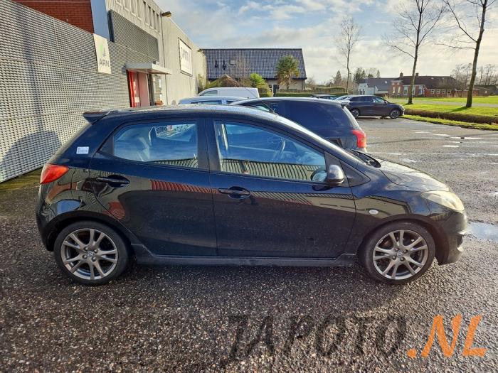 Mazda 2 1.3 16V S-VT High Power Samochód złomowany (2009, Czarny)