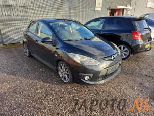 Mazda 2 1.3 16V S-VT High Power Samochód złomowany (2009, Czarny)