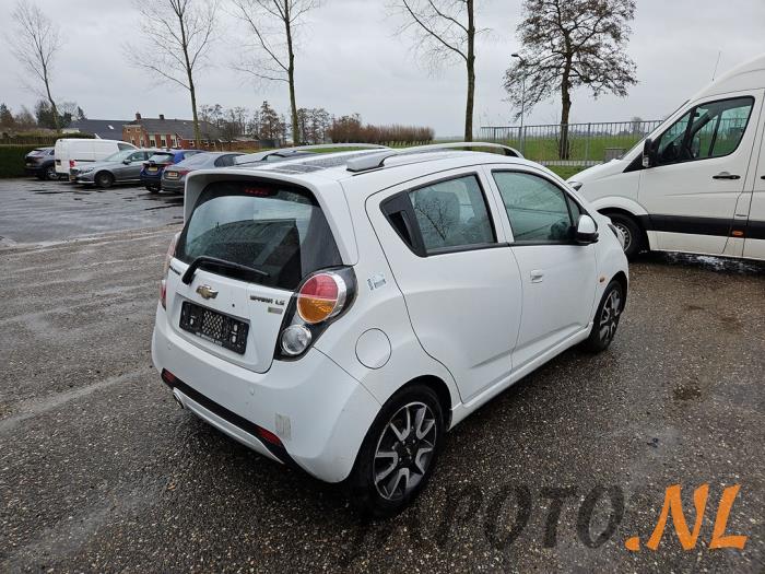 Chevrolet Spark 1.0 16V Bifuel Épave (2011, Blanc)