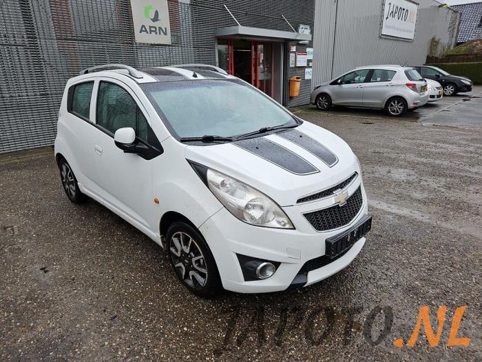 Chevrolet Spark 1.0 16V Bifuel Épave (2011, Blanc)