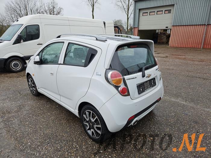Chevrolet Spark 1.0 16V Bifuel Épave (2011, Blanc)