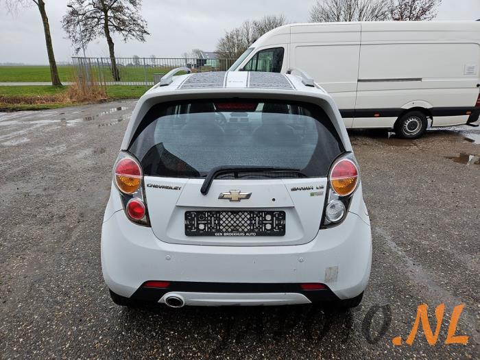 Chevrolet Spark 1.0 16V Bifuel Épave (2011, Blanc)