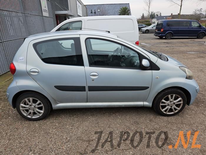 Toyota Aygo 1.0 12V VVT-i Vehículo de desguace (2006, Azul, Antracita)