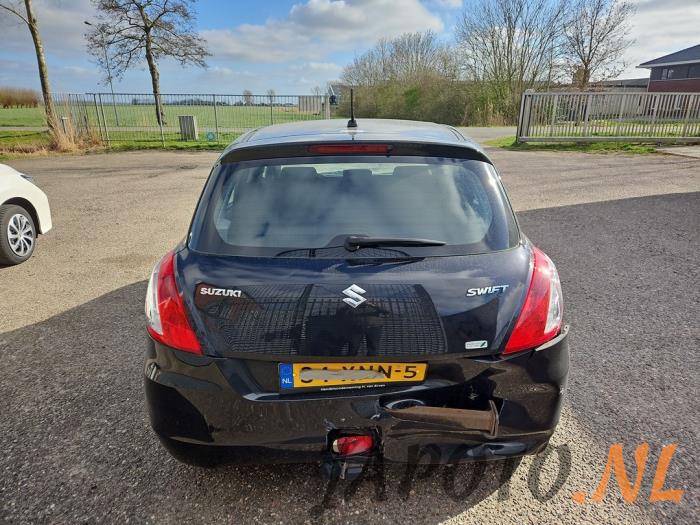 Suzuki Swift 1.2 16V Épave (2012, Noir)