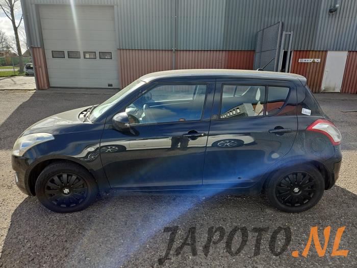 Suzuki Swift 1.2 16V Épave (2012, Noir)