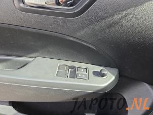 Suzuki Swift 1.2 16V Épave (2012, Noir)