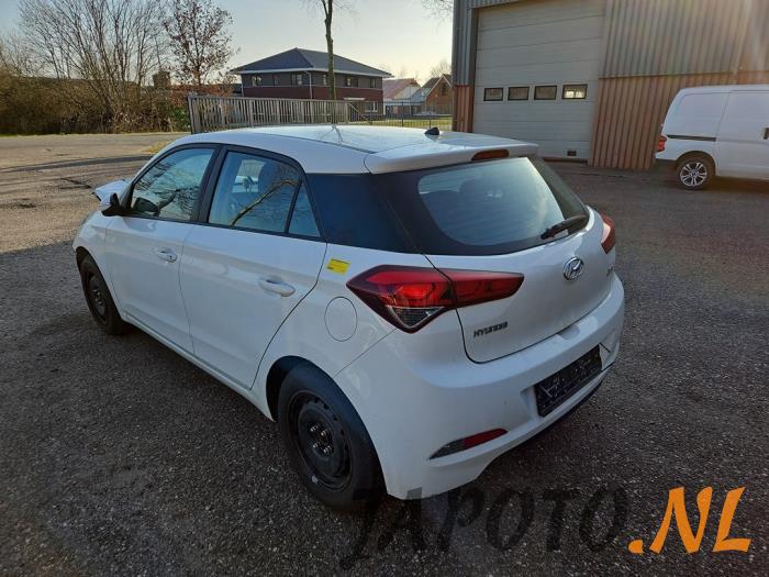 Hyundai i20 1.2i 16V Schrottauto (2017, Weiß)