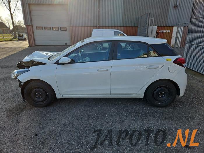 Hyundai i20 1.2i 16V Schrottauto (2017, Weiß)