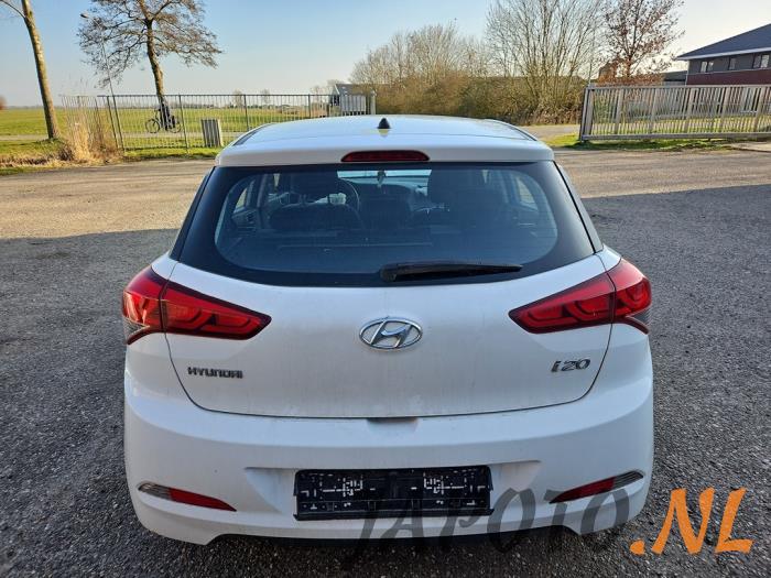 Hyundai i20 1.2i 16V Schrottauto (2017, Weiß)