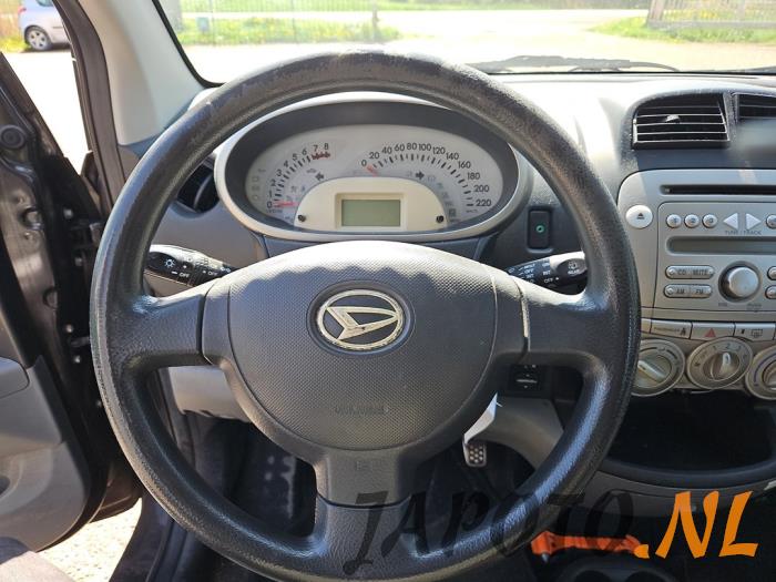 Daihatsu Sirion 2 1.0 12V DVVT Schrottauto (2009, Schwarz)