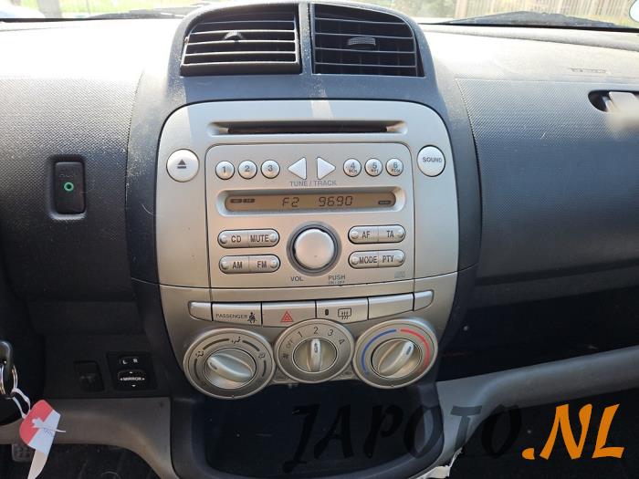 Daihatsu Sirion 2 1.0 12V DVVT Schrottauto (2009, Schwarz)