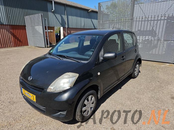Daihatsu Sirion 2 1.0 12V DVVT Schrottauto (2009, Schwarz)