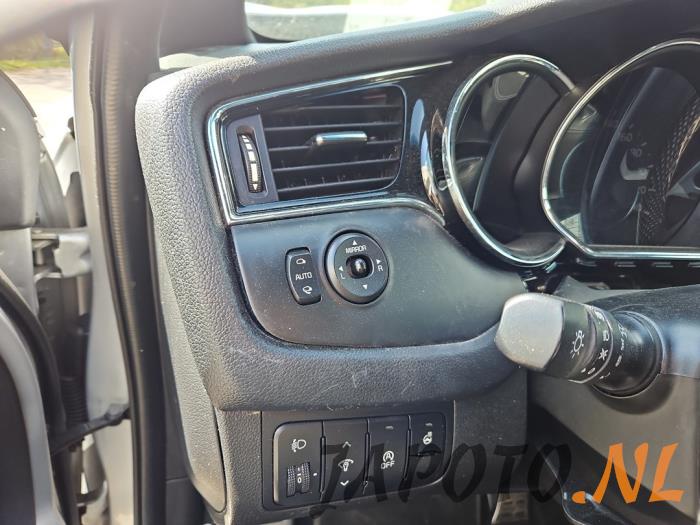 Kia Cee'd 1.0i T-GDi 12V 120 Épave (2018, Gris)